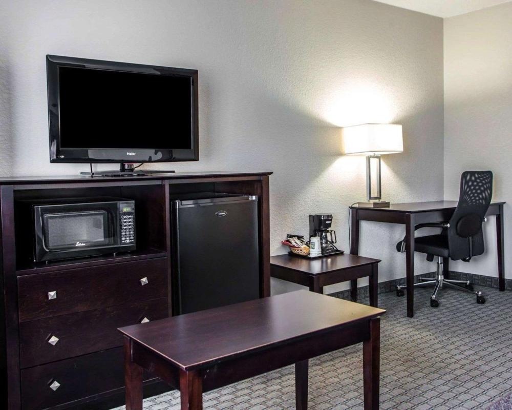 Quality Inn & Suites Ankeny-Des Moines Image 24